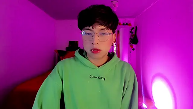 Snapshot of AnggelONfiree chatting on November 11, 2025, 7:19 am AnggelONfiree online show from November 11, 2025, 7:19 am