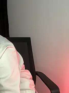 Snapshot of Isa_bel chatting on February 8, 2025, 4:03 am Isa bel online show from February 8, 2025, 4:03 am