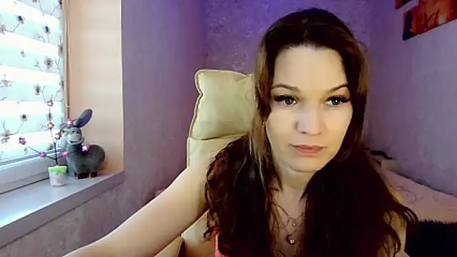 impossibleluna online show from April 5, 2026, 2:36 pm