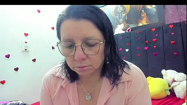 Evaaross 2345 online show from February 18, 2026, 4:03 pm