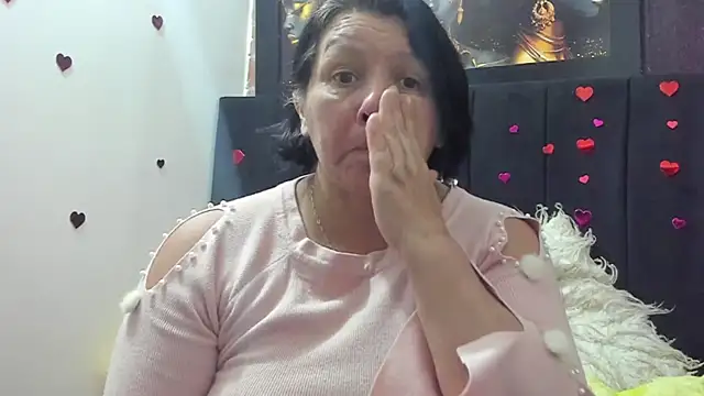 Evaaross 2345 online show from April 11, 2026, 1:15 pm