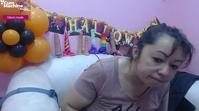 Snapshot of Drool_Sucker chatting on October 17, 2025, 12:19 pm Drool Sucker online show from October 17, 2025, 12:19 pm