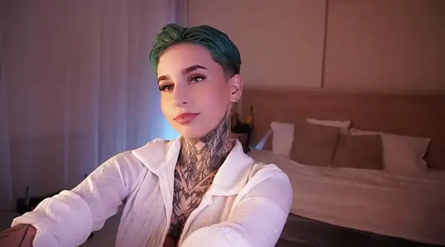 Snapshot of AliceShazaham_ chatting on December 4, 2024, 5:16 am AliceShazaham online show from December 4, 2024, 5:16 am