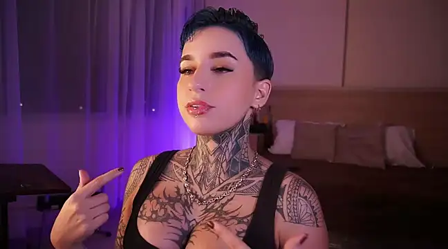 Snapshot of AliceShazaham_ chatting on December 8, 2024, 7:47 am AliceShazaham online show from December 8, 2024, 7:47 am