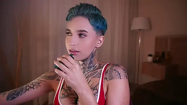 Snapshot of AliceShazaham_ chatting on January 12, 2025, 10:02 am AliceShazaham online show from January 12, 2025, 10:02 am