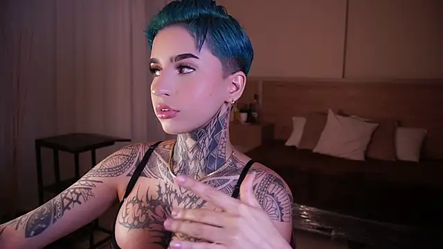 Snapshot of AliceShazaham_ chatting on January 17, 2025, 6:26 am AliceShazaham online show from January 17, 2025, 6:26 am