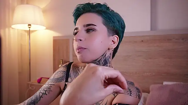 Snapshot of AliceShazaham_ chatting on February 7, 2025, 9:16 am AliceShazaham online show from February 7, 2025, 9:16 am