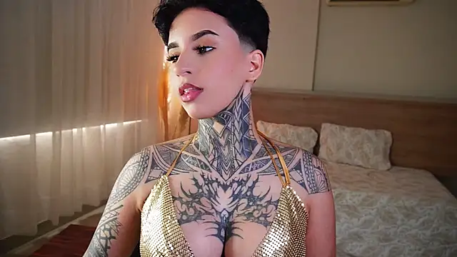 Snapshot of AliceShazaham_ chatting on October 18, 2025, 3:46 pm AliceShazaham online show from October 18, 2025, 3:46 pm