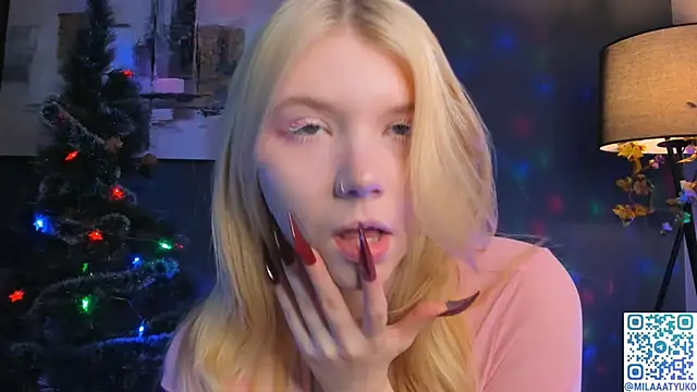DaisyElmers online show from December 26, 2024, 3:27 am