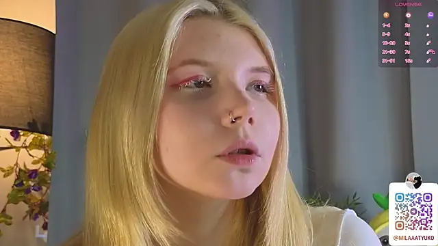 DaisyElmers online show from February 4, 2025, 5:42 am