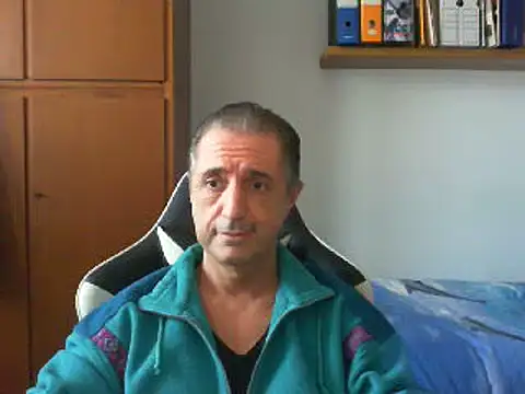 Snapshot of lliuk70mi chatting on December 11, 2024, 2:44 pm lliuk70mi online show from December 11, 2024, 2:44 pm