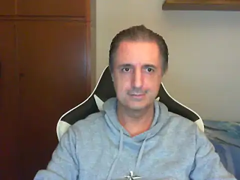 Snapshot of lliuk70mi chatting on February 12, 2025, 6:19 pm lliuk70mi online show from February 12, 2025, 6:19 pm