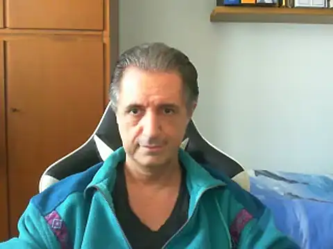 Snapshot of lliuk70mi chatting on March 2, 2025, 12:43 pm lliuk70mi online show from March 2, 2025, 12:43 pm