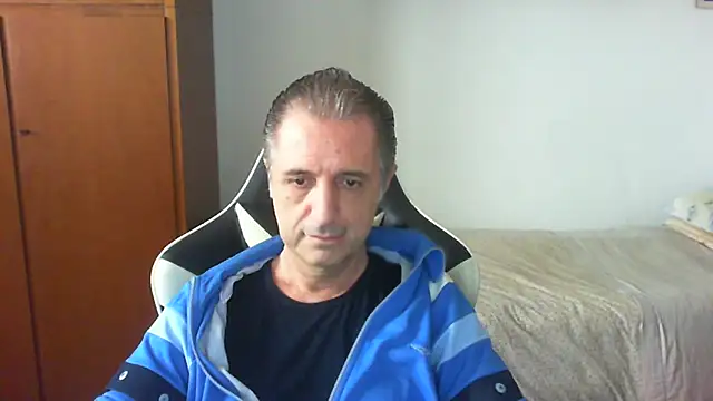 lliuk70mi online show from May 5, 2026, 12:24 pm