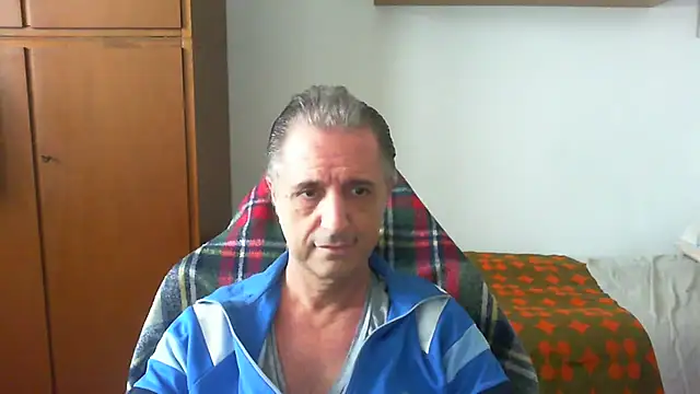lliuk70mi online show from May 19, 2026, 1:28 pm
