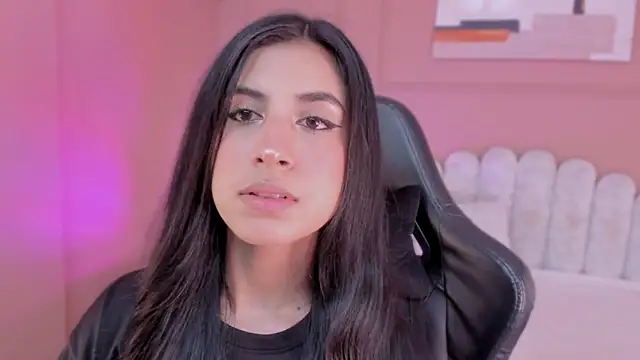 Snapshot of zia_cooper chatting on February 25, 2026, 6:50 pm zia cooper online show from February 25, 2026, 6:50 pm