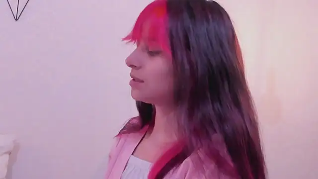 Snapshot of RedMeloddy chatting on January 27, 2025, 7:24 pm RedMeloddy online show from January 27, 2025, 7:24 pm