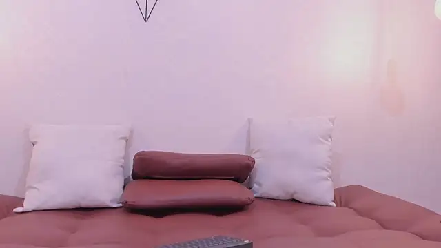 Snapshot of RedMeloddy chatting on January 27, 2025, 10:27 pm RedMeloddy online show from January 27, 2025, 10:27 pm