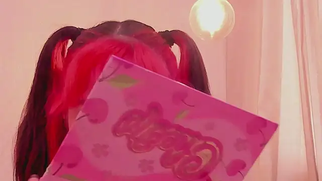 Snapshot of RedMeloddy chatting on February 4, 2025, 7:22 pm RedMeloddy online show from February 4, 2025, 7:22 pm