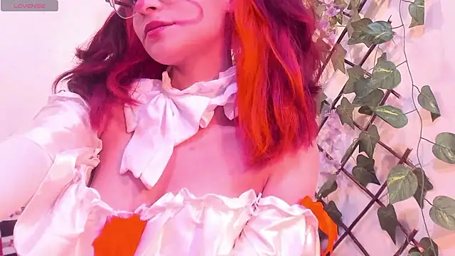 Snapshot of RedMeloddy chatting on October 31, 2025, 9:38 pm RedMeloddy online show from October 31, 2025, 9:38 pm