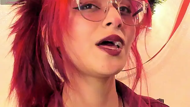 RedMeloddy online show from December 17, 2025, 12:05 am