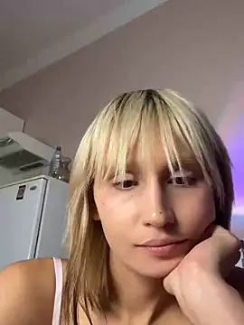 Snapshot of bigbabykiki chatting on September 18, 2025, 7:54 am bigbabykiki online show from September 18, 2025, 7:54 am