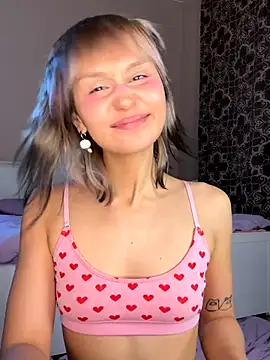 bigbabykiki online show from December 19, 2025, 6:59 pm