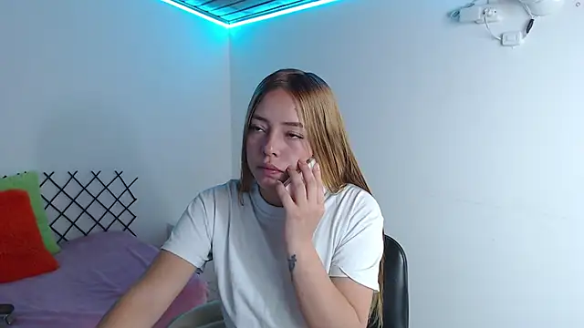 Snapshot of karla_charloby chatting on September 23, 2025, 1:14 pm karla charloby online show from September 23, 2025, 1:14 pm