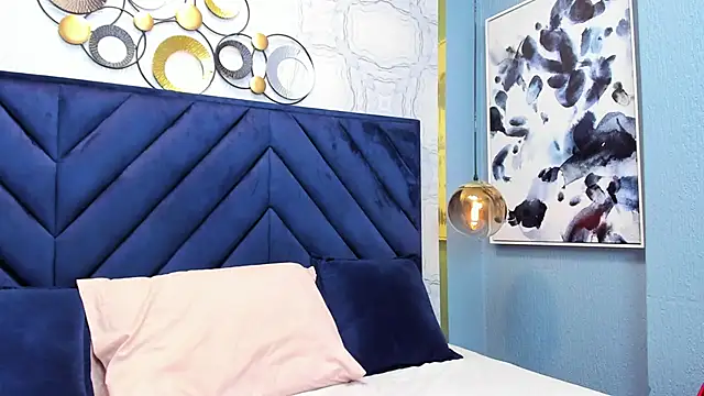 Snapshot of SophieBaker__ chatting on February 13, 2025, 2:45 am SophieBaker online show from February 13, 2025, 2:45 am