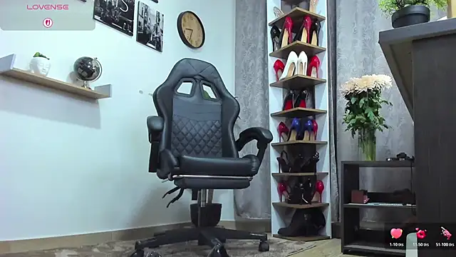 SophieBaker   online show from March 7, 2026, 1:35 am