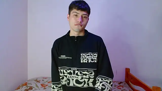 nolanjay  online show from September 24, 2025, 10:02 pm