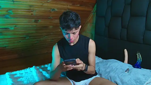 Justyn Ross online show from November 16, 2025, 6:02 pm