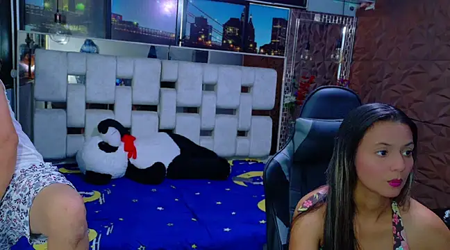 Snapshot of ValentinaAndTerry chatting on January 26, 2025, 12:33 pm ValentinaAndTerry online show from January 26, 2025, 12:33 pm