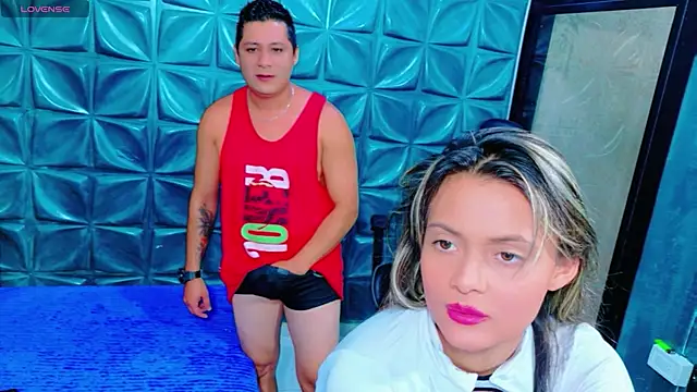 Snapshot of ValentinaAndTerry chatting on November 15, 2025, 5:05 am ValentinaAndTerry online show from November 15, 2025, 5:05 am