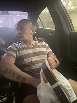 Snapshot of EatMyCake831 chatting on December 16, 2024, 7:32 pm EatMyCake831 online show from December 16, 2024, 7:32 pm