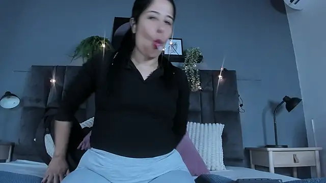 DulceAurora   online show from May 29, 2026, 2:53 am