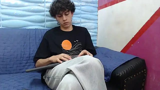 Felipe Browns online show from January 12, 2025, 1:37 pm