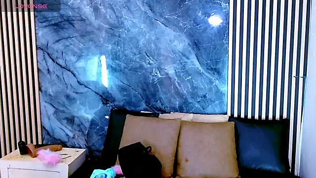 Isalombardi online show from September 20, 2025, 2:45 am