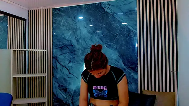 Isalombardi online show from October 5, 2025, 3:05 am