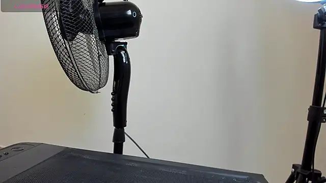 Snapshot of miaybabysone chatting on January 21, 2025, 6:43 am miaybabysone online show from January 21, 2025, 6:43 am