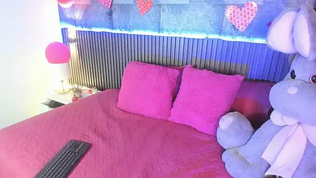 Snapshot of Layla_Cullen chatting on February 18, 2025, 7:30 pm Layla Cullen online show from February 18, 2025, 7:30 pm