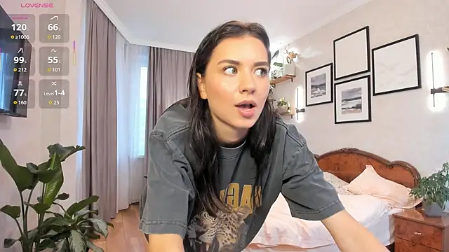 Snapshot of NicoleLuv chatting on October 12, 2025, 1:10 pm NicoleLuv online show from October 12, 2025, 1:10 pm