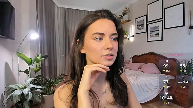 NicoleLuv online show from December 14, 2025, 5:40 pm