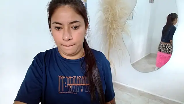 Snapshot of Mary_Pompis chatting on January 4, 2025, 5:16 pm Mary Pompis online show from January 4, 2025, 5:16 pm