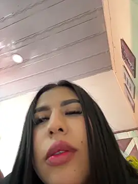 sweety mariann1 online show from June 1, 2026, 11:06 pm