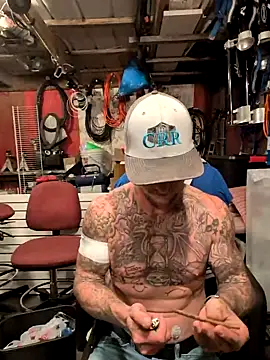 Snapshot of jtw14 chatting on October 3, 2025, 12:51 am jtw14 online show from October 3, 2025, 12:51 am