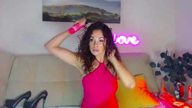 Snapshot of MariaModel chatting on October 21, 2025, 7:31 am MariaModel online show from October 21, 2025, 7:31 am