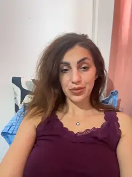 EmaSkyes online show from November 21, 2025, 7:29 am