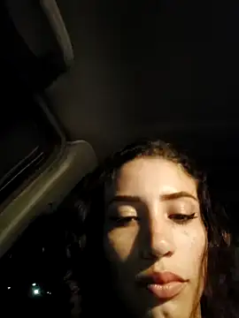 aurelialux online show from January 19, 2025, 4:12 am