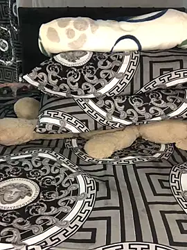 aisha-sajady online show from February 27, 2026, 8:09 pm